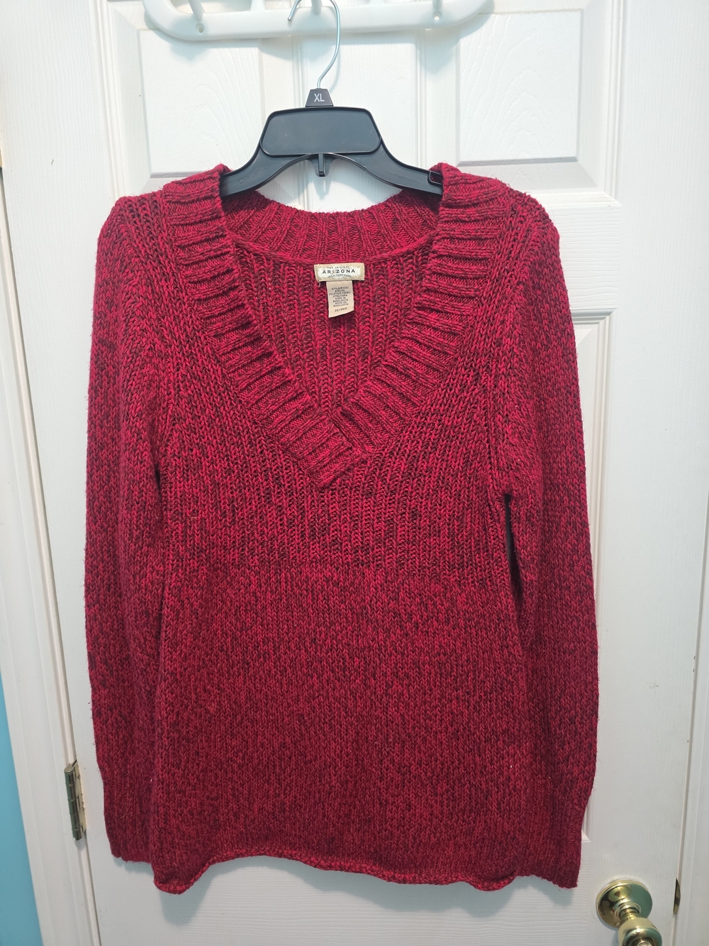 Arizona Jean Company Red Marled V-Neck Sweater